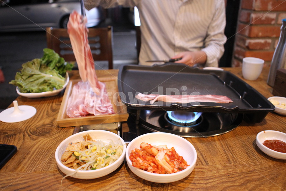 food,음식,meal,식사,삼겹살,고기굽기,고기구이,삼겹살구이,생삼겹살,생삼겹,음식,식재료,요리,food,cook,meal,dishes,food reserves,육류,고기,meat,한식,한국음식,한국요리,korean food,korean dishes,korean meal,korean cook