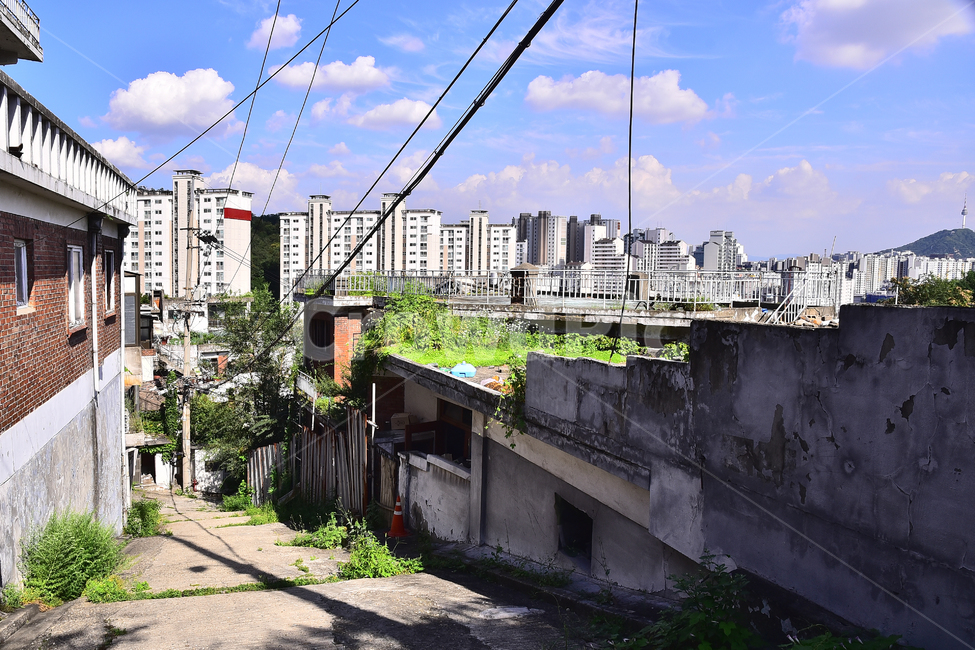 달동네,판자촌,재개발,집,하우스,부동산,철거지역,쓸쓸함,폐허,shantytowns,poorhillsidevillage,가난,소외지역,외곽지역,언덕,아파트촌,변두리,폐가
