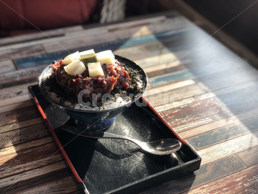 팥빙수,빙수,겨울,얼음,팥,여름,계절,summer,season,음식,식재료,요리,food,cook,meal,dishes,food reserves,한식,한국음식,한국요리,korean food,korean dishes,korean meal,korean cook,디저트,간식,후식,dessert,snack