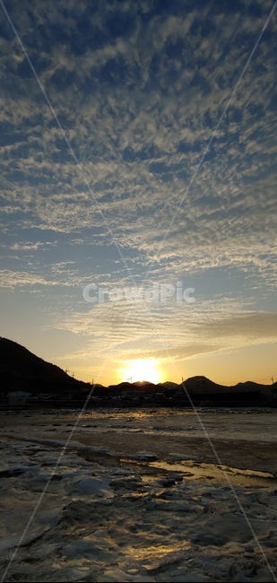 항구,바다,노을,구름,새해,자연,풍경,nature,landscape,outdoors,옥외,sunlight,햇빛,flare,플레어,light,빛,sky,하늘,dusk,황혼,sunset,일몰,dawn,새벽,red sky,붉은 하늘