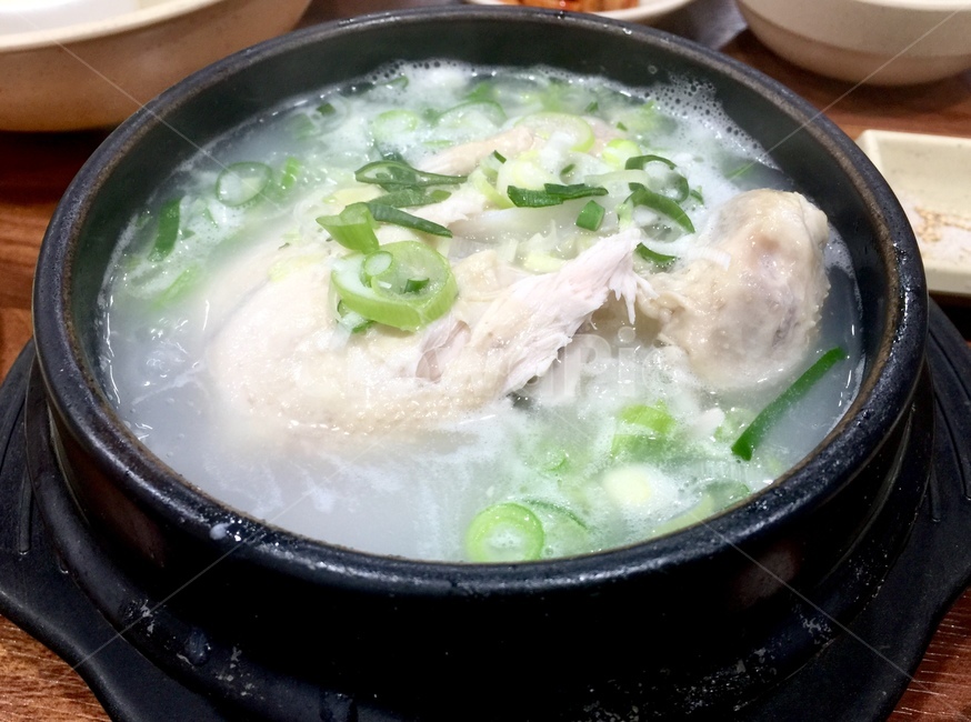 삼계탕,전통요리,여름,음식,한국요리,초복,중복,말복,food,한국문화,닭,soup,koreanfood,season,summer,보양식,건강식,요리