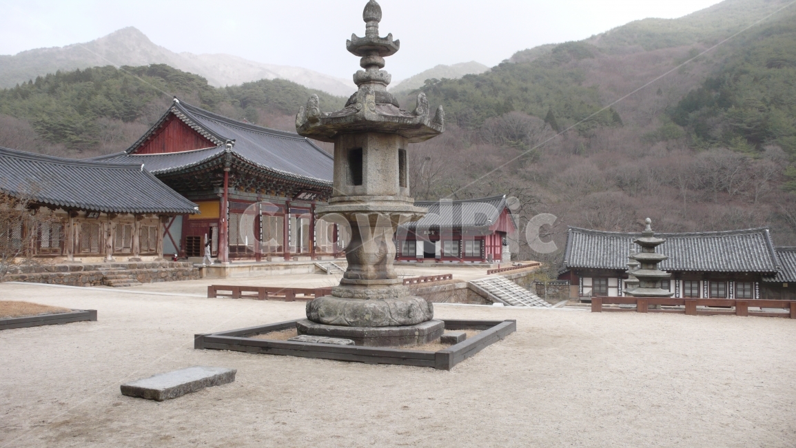 석등,절,불교,사찰,전통양식,불교문화,한국전통,한국문화,korean traditional,korean culture,조각상,동상,석상,조형물,statue,bronze statue,stone statue,종교,신앙,religion,belief,faith,건축물,건물외관,exterior,building,structure,architecture,construction