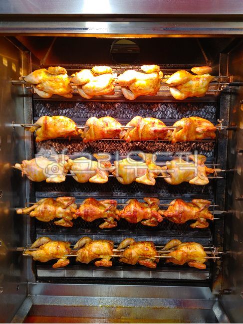바베큐통닭,통닭바베큐,닭,전기구이통닭,푸드,식용,음식,food,치킨,chicken,철봉통닭,배경,거리음식,닭요리,통닭구이,음식,식재료,요리,food,cook,meal,dishes,food reserves