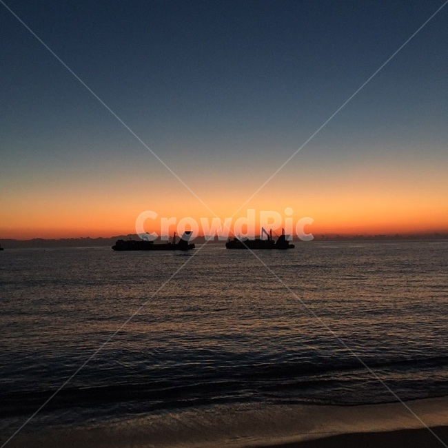 바다,강,노을,파도,강물,일출,모래,모래밭,해수욕장,sea,물결,감성,여름,강원도,속초,강릉,동해바다,동해,배,어부