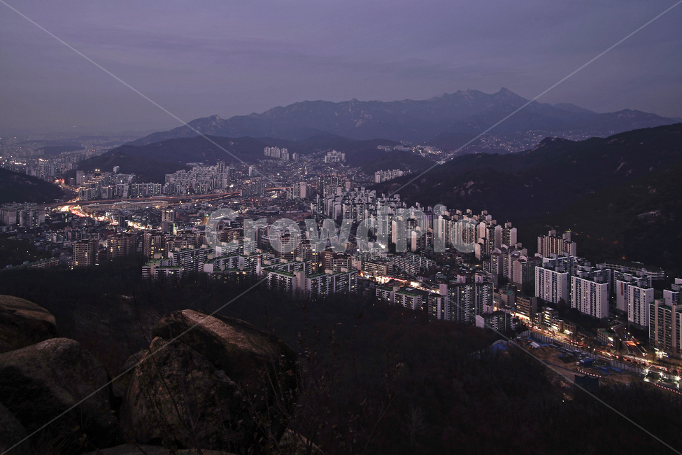 도심풍경,서울,서대문구,안산,아파트,건물,홍제동,인왕산,북한산,야경,도시,풍경,city,landscape,한국도시풍경,한국도시경관,korea cityscape