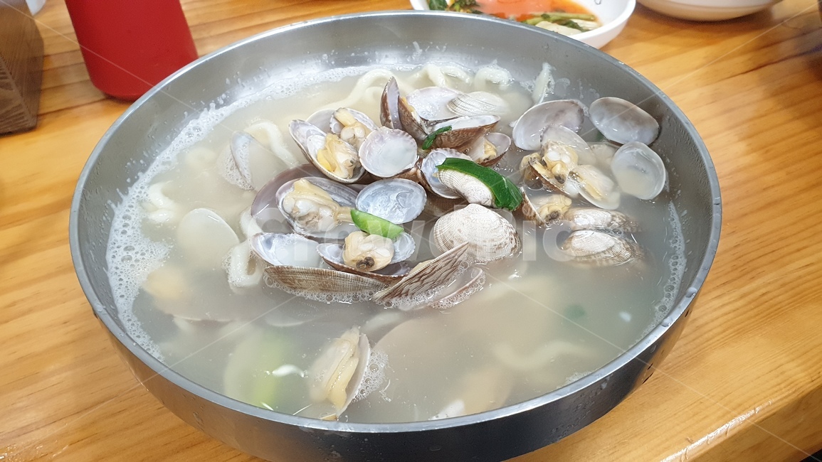 칼국수,바지락,바지락칼국수,조개,해물,해산물,국수,식사,메뉴,요리,레시피,food,누들,noodle,맛집,점심,점심메뉴,점심식사,별미,cook,식자재,식재료,recipe,한국요리,국물,김치,반찬,음식,식재료,요리,food,cook,meal,dishes,food reserves,면류,면요리,noodles,한식,한국음식,한국요리,korean food,korean dishes,korean meal,korean cook