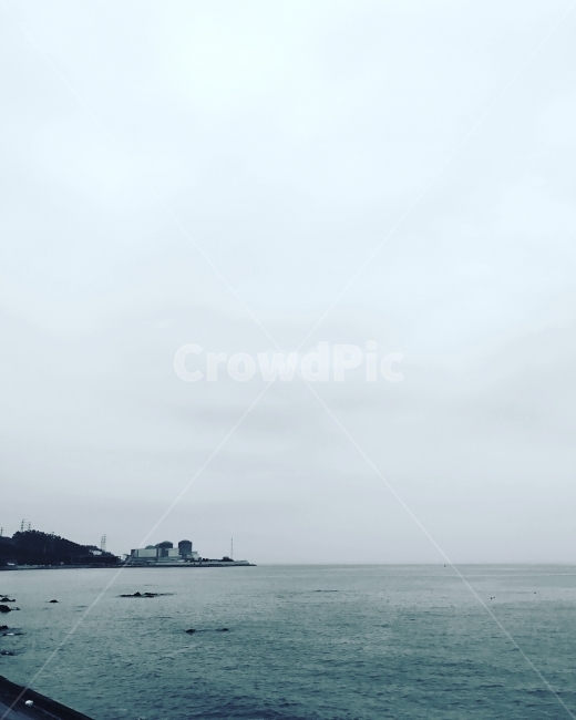 바다,부산,발전소,원자력,회색빛,자연,풍경,nature,landscape,산업,industry,industrial,에너지산업,energy industry,outdoors,옥외,land,땅,sea,ocean,대양,water,물,shoreline,해안선