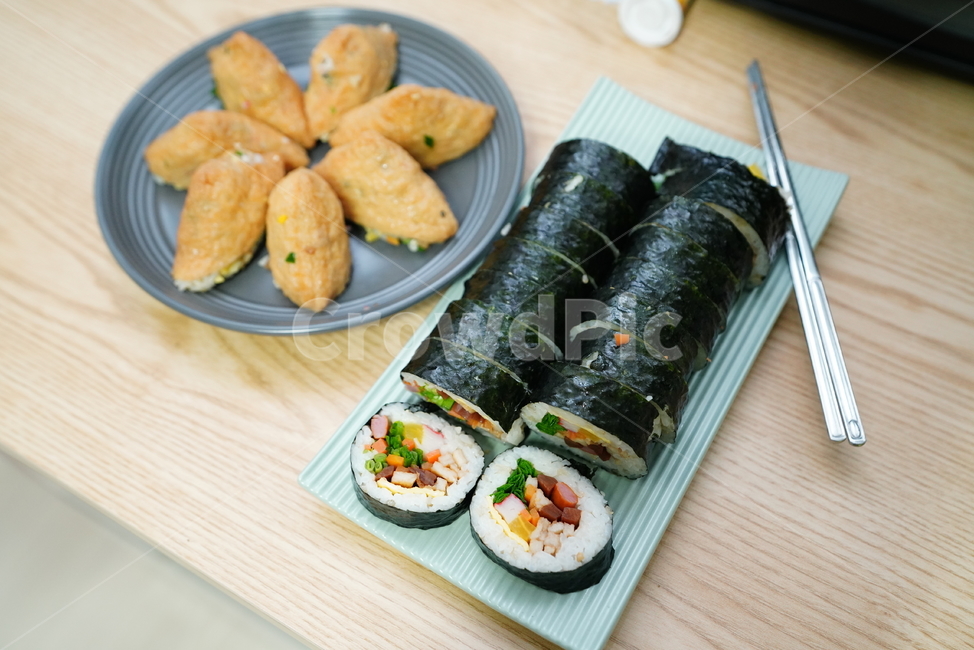 한식,김밥,유부초밥,음식,먹방,먹거리,요리,간식,분식,식사,푸드,집밥,food,음식,식재료,요리,food,cook,meal,dishes,food reserves