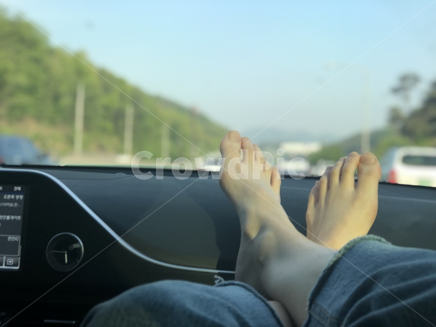 발,차안,도로,하늘,feet,sky,road