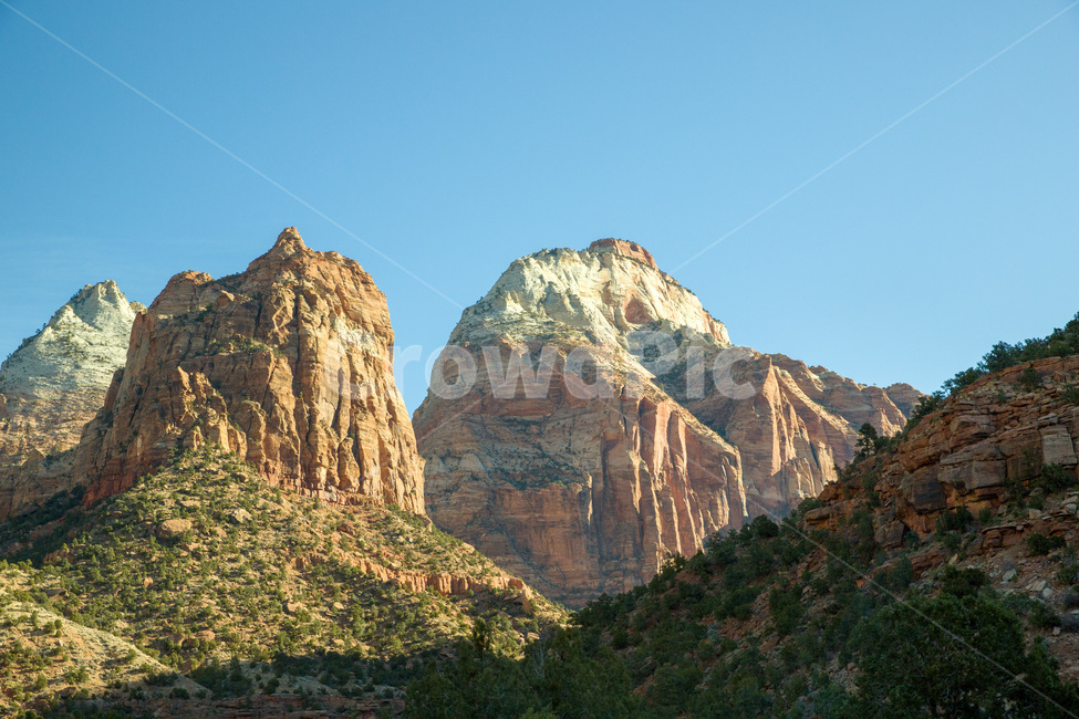 zioncanyon,national,utah,plateau,erosion,sandstone,scenery,arid,beautiful,blue,canyon,cliff,desert,geology,hiking,hill,landscape,mountain,natural,nature,nevadadesert,outdoor,park,red,rock,sand,scenic,sky,stone,summer,tourism,usa,valley,view,미국,아메리카,유타,사막,황량,자이언캐년