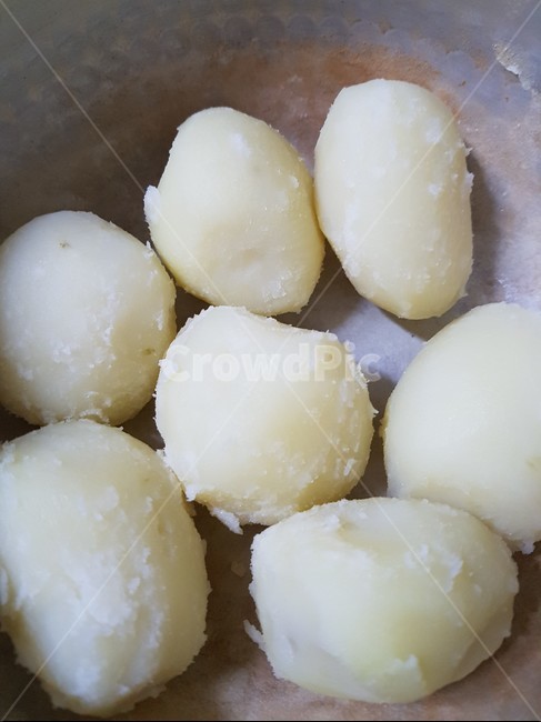 food,음식,감자,삶은감자,간단한식사,냄비,대체식량,찐감자,potato,간식,후식,디저트,다이어트,건강,탄수화물