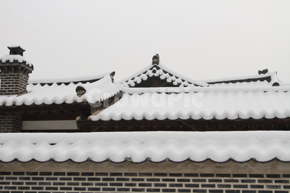 눈온날,겨울,창덕궁,눈,풍경,한국전통,기와,지붕,겨울,계절,winter,season,한국전통,한국문화,korean traditional,korean culture,건축물,건물외관,exterior,building,structure,architecture,construction