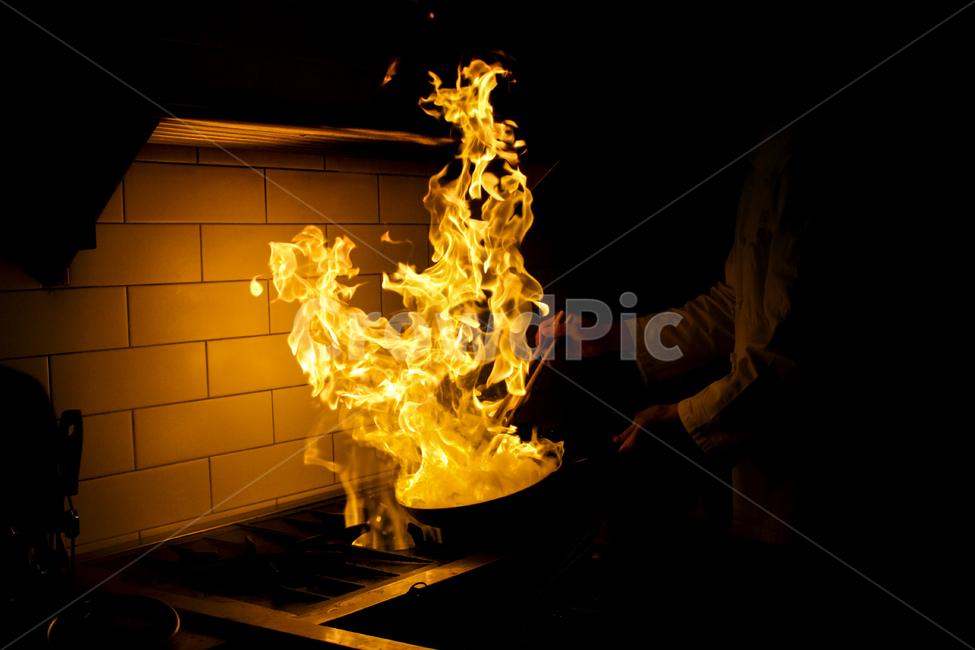 fire,불,요리,cook,cooking,kichen,키친,부엌,주방,불쇼,웍,불꽃,타일,요리사,손,뜨거운,화력,불길,주방,키친,부엌,주방용품,요리도구,kitchen,kitchenware,cookroom,cookingutensil