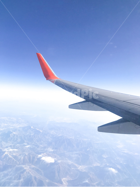 비행기,항공,하늘,비행,sky,날개,파란색,푸른,구름,창밖,airplane,wing,landscape,blue,풍경