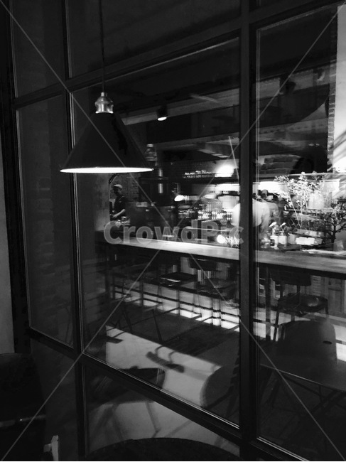 흑백,그림자,저녁,유리,테이블,사람,인물,인간,human,person,흑백,모노톤,monochrome,black and white,인테리어,실내디자인,interior design