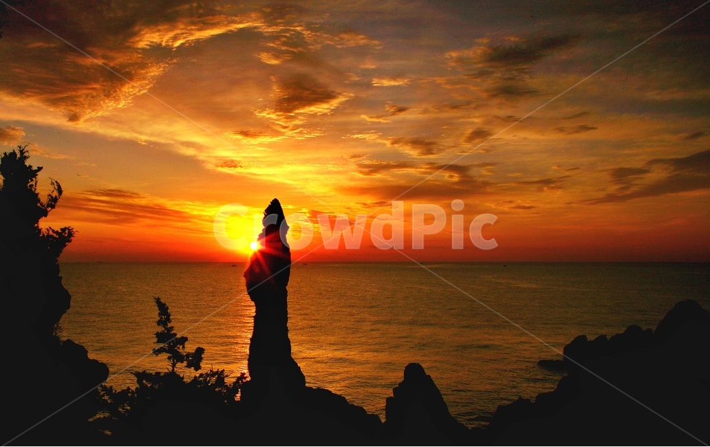 강원도,동해,추암,촛대바위,추암일출,촛대바위일출,일출,아침,여명,해돋이,촛대,nature,자연,outdoors,옥외,sky,하늘,redsky,붉은하늘,dawn,새벽