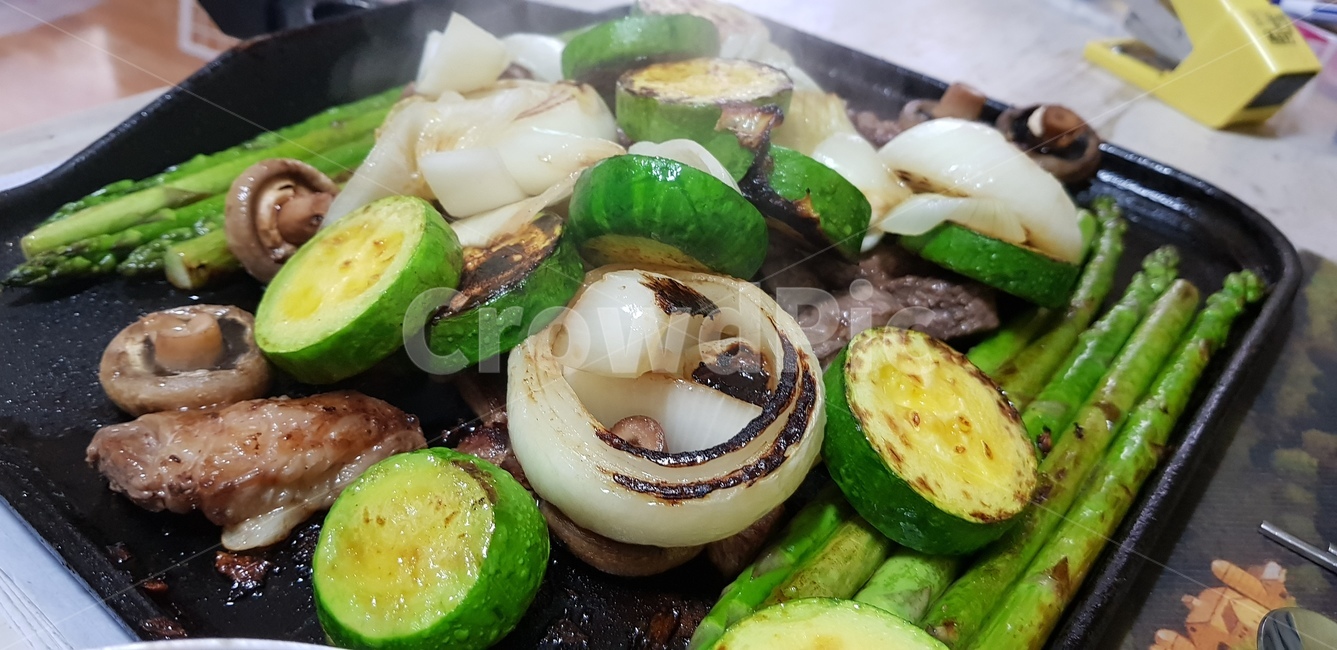 소고기구이,야채구이,호박,양파,아스파라거스,스테이크,음식,food,vegetable,greens,zucchini,onion,asparagus,roast,steak