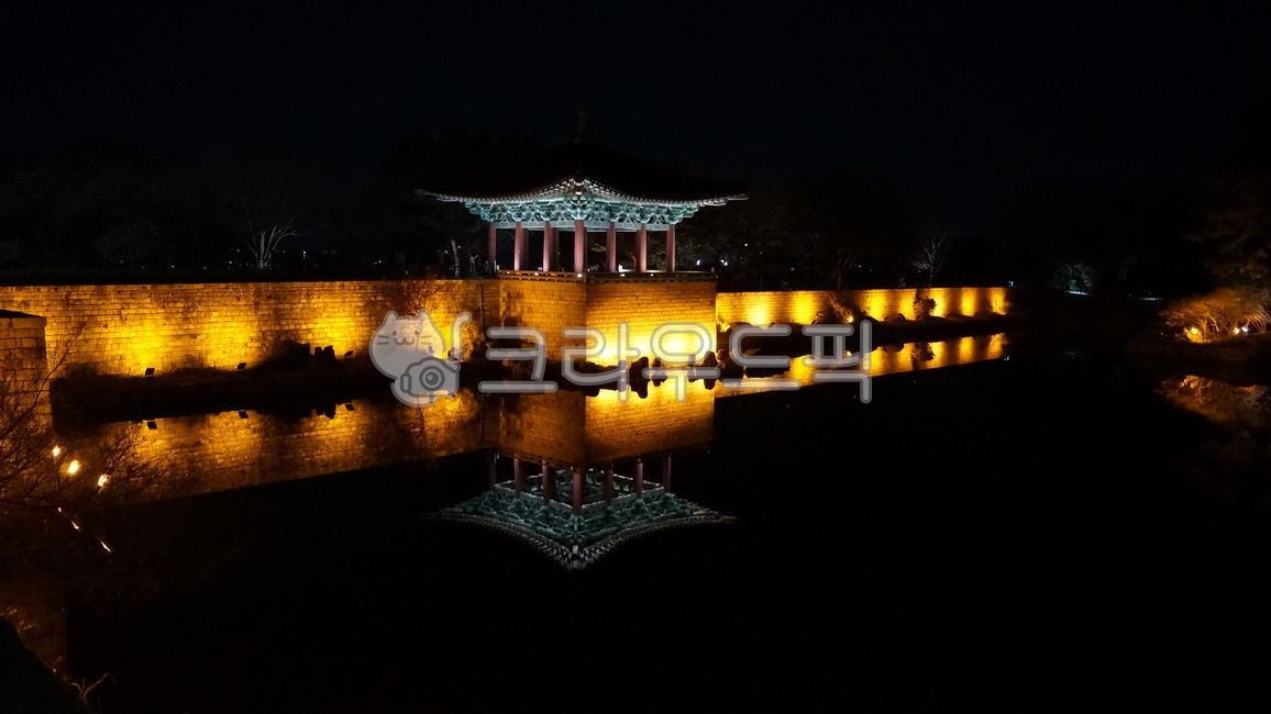 night view,pond,reflection,Anapji Pond,night,Wolji Pond,Gyeongju,building,korea,Hanok,Donggung Palace and Wolji Pond,Korean attractions,Detached Palace,Donggung Palace,architecture