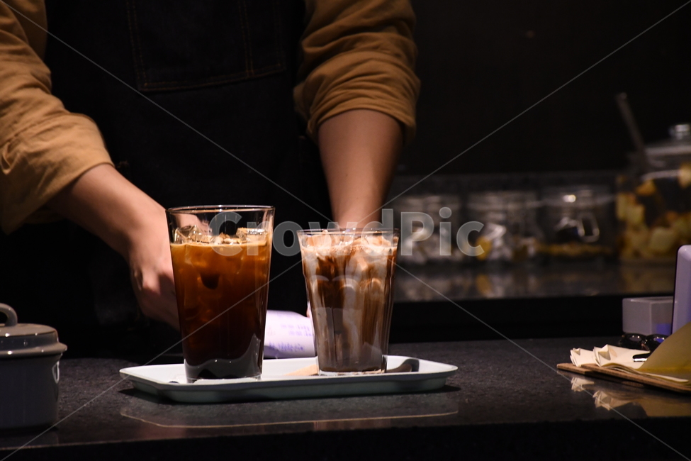coffeecup,커피컵,cup,컵,human,drink,beverage,마실것,cafe,hand,손,tea,차,iceamericano,americano,아메리카노,아이스아메리카노,라떼,카페라떼,아이스카페라떼,커피,카페,coffee,cafe