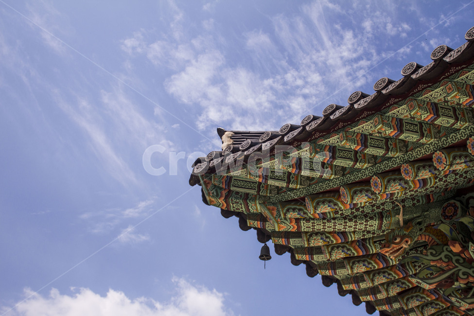 한국,처마,오방색,기와지붕,전통,문양,기와,배경,백그라운드,여름,풍경,경치,하늘,구름,한국전통,한국문화,korean traditional,korean culture,건축물,건물외관,exterior,building,structure,architecture,construction