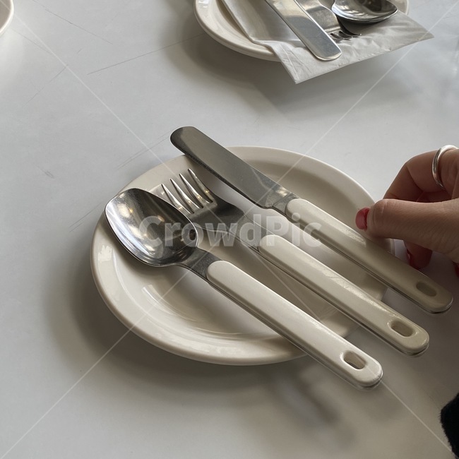카페,공간디자인,스푼,포크,나이프,person