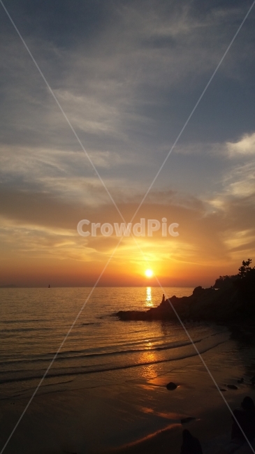 노을,바다,석양,저녁놀,지는해,일출,일몰,자연,풍경,nature,landscape,해변,바다,beach,sea,flare,플레어,light,빛,sunlight,햇빛,outdoors,옥외,sunset,dawn,새벽,red sky,붉은 하늘,sky,하늘,dusk,황혼