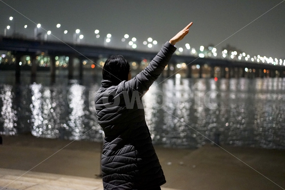 한강,데이트,스냅,야경,밤거리,도깨비야시장,바람,강변,기분전환,강,포즈,인물,여인,여자,공원,야경,밤,풍경,nightscape,night,landscape,사람,인물,인간,human,person,연출,컨셉,콘셉,direction,concept