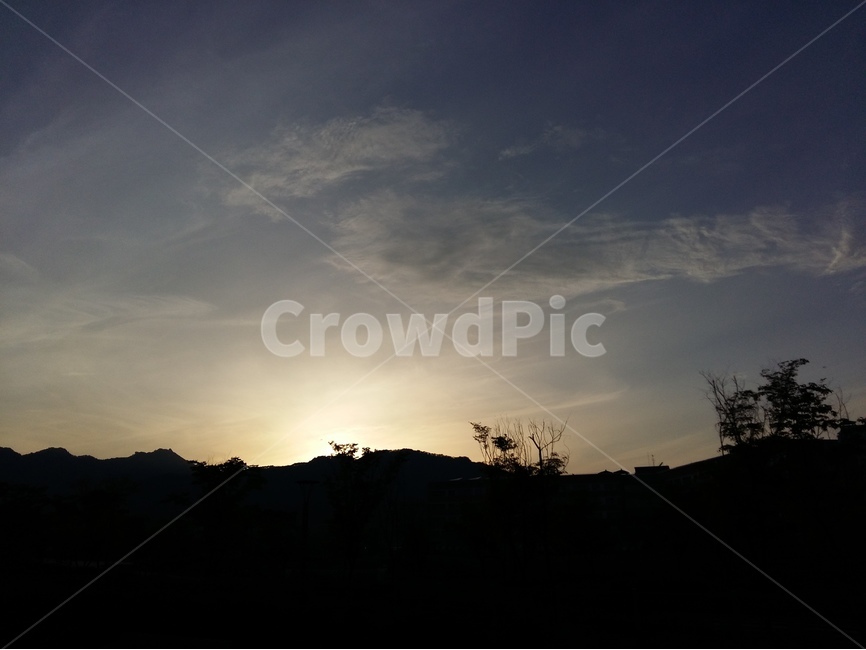 구름,낮,파랑하늘,봄,햇빛,자연,풍경,nature,landscape,실루엣,그림자,silhouette,shadow,flare,플레어,light,빛,sunlight,outdoors,옥외