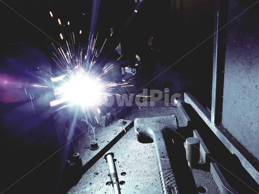 용접,산업현장,산업,불꽃,로버트용접,망치,로버트,산업,industry,industrial,제조업,manufacturing business,manufacturing industry