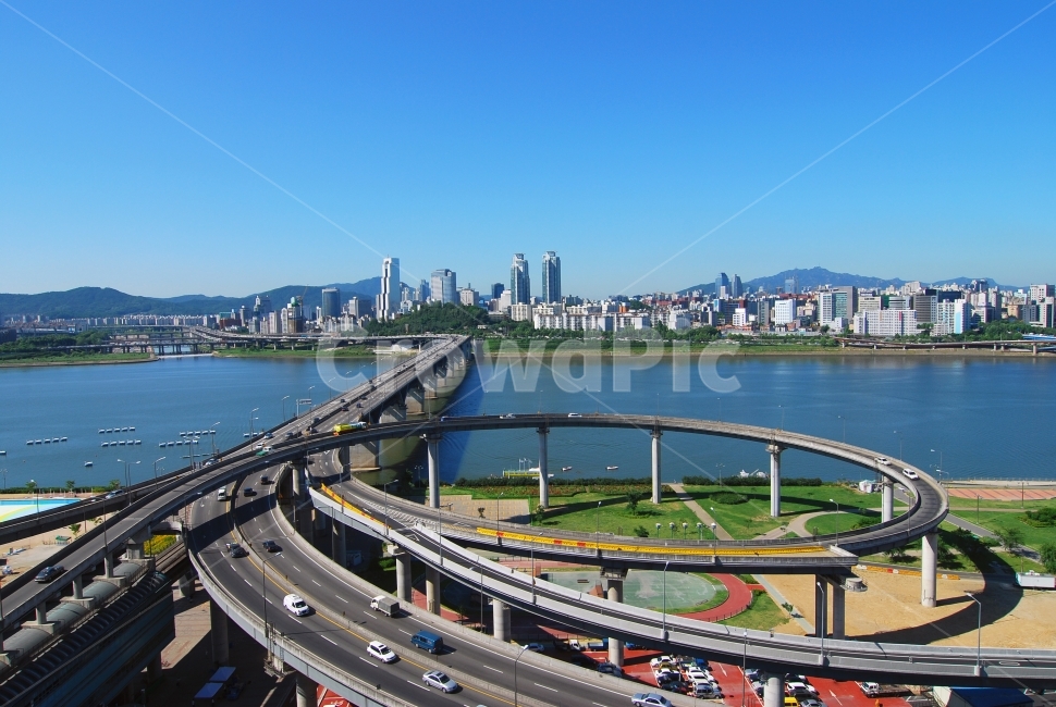 한강,서울,강남,빌딩,도시,풍경,비지니스,비즈니스,강,다리,대교,교량,청담대교,고층빌딩,스카이라인,교통,도로,자동차,교차로,램프,고수부지,뚝섬,뚝섬유원지,공원,한강공원,건축,건축물,도심,한국,강남구,무역센터,아셈타워,아이파크,산,아파트,건물,부동산,도시풍경,대도시,도시,풍경,city,landscape,한국도시풍경,한국도시경관,korea cityscape,교통,교통수단,traffic,transportation,road,freeway,고속 도로