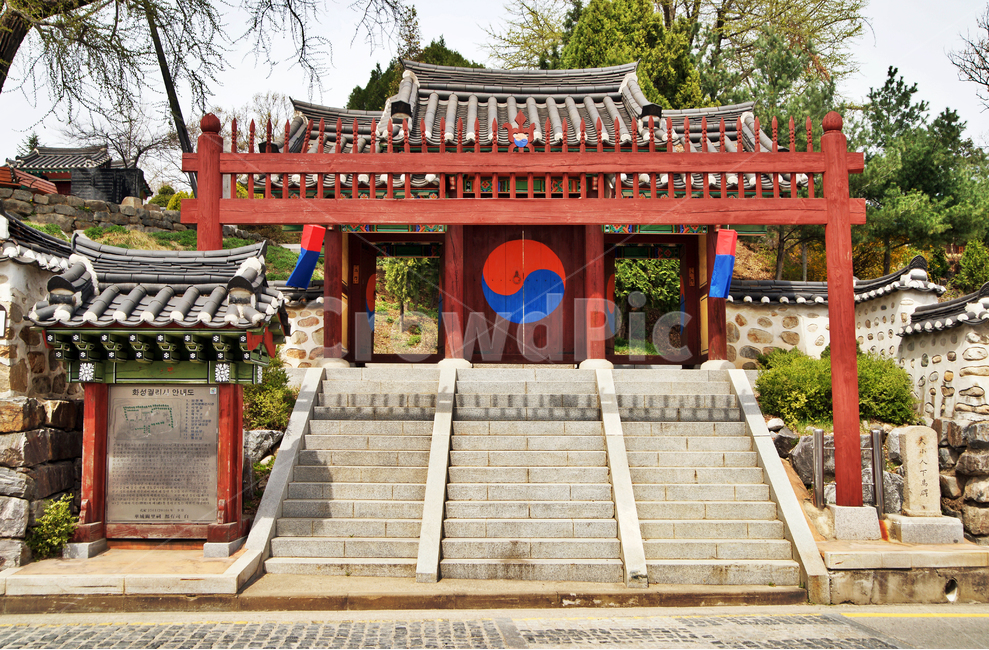 서문,정문,홍살문,궐리사,공자,사당,오산,제사,추모,1792년,정조,한국전통,한국문화,korean traditional,korean culture,종교,신앙,religion,belief,faith,건축물,건물외관,exterior,building,structure,architecture,construction