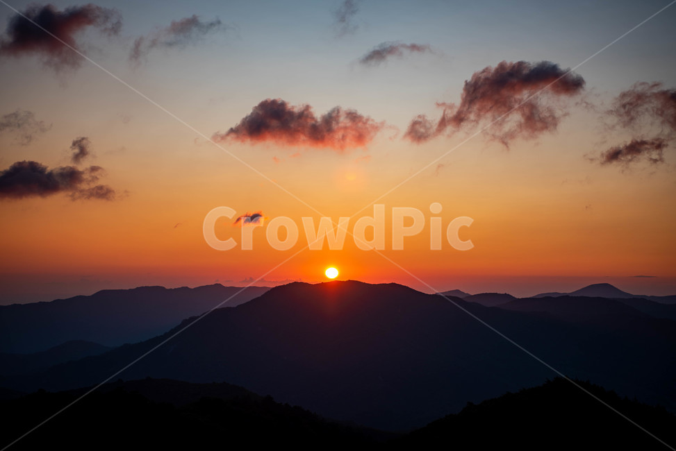 일출,풍경,강릉,안반데기,태양,일출산맥,산,붉은하늘,nature,자연,outdoors,옥외,황혼,dawn,일몰,sunset,dusk,붉은하늘,sky,새벽,redsky,하늘,red sky,붉은 하늘,자연,풍경,nature,landscape