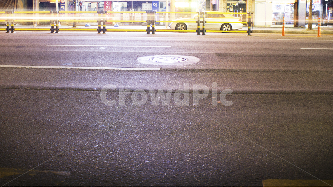 tarmac,asphalt,아스팔트,두려움,시간흐름,길바닥,세월,보라빛느낌,시간이가는,새벽,새벽감성,바닥느낌,쓸쓸함,찬바닥,추운길,교통,교통수단,traffic,transportation