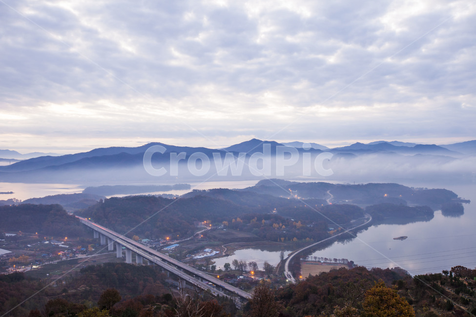 풍경,물안개,두물머리,양평대교,호수,자연,풍경,nature,landscape,한국자연풍경,한국자연경관,korea nature landscape,경치,outdoors,옥외,scenery,aerial view,조감도,panoramic,파노라마