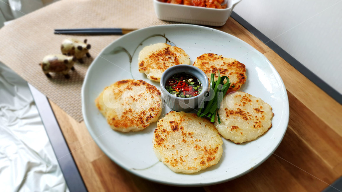 meal,dish,요리,food,음식,감자,감자전,전,지짐이,부침개,potato,pancakes,potatopancakes,간식,간편요리,한식,korea,jeon,koreafood,kfood,kfood,점심,집밥,저녁,아침,전요리