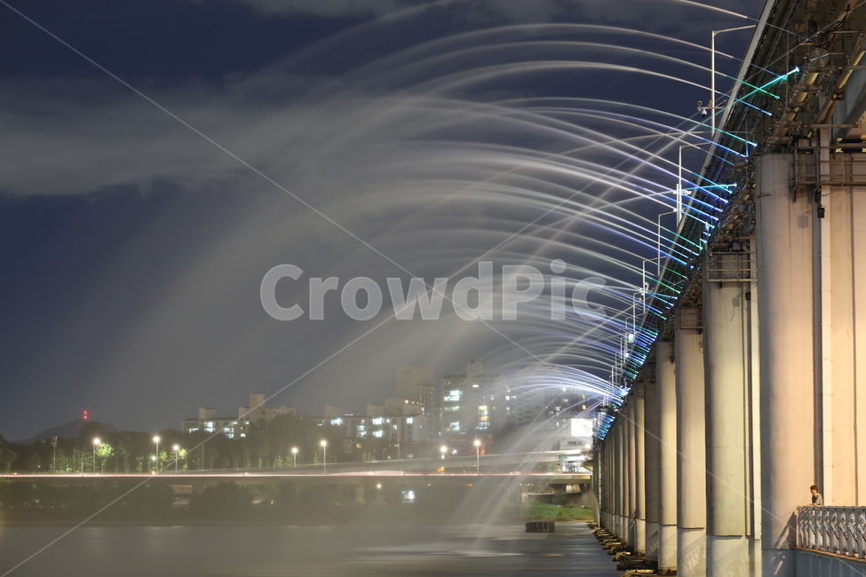 잠수교,반포대교,분수,분수쇼,야경,bridge,fountain,night,야경,밤,풍경,nightscape,night,landscape,건축물,건물외관,exterior,building,structure,architecture,construction,water,물