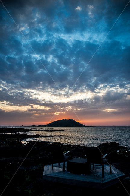 일몰,풍경,노을,바다,하늘,제주일몰,제주도일몰,요즘제주,자연,풍경,nature,landscape,제주도,jeju,jeju island,outdoors,옥외,sky,red sky,붉은 하늘,dusk,황혼,dawn,새벽,sunset