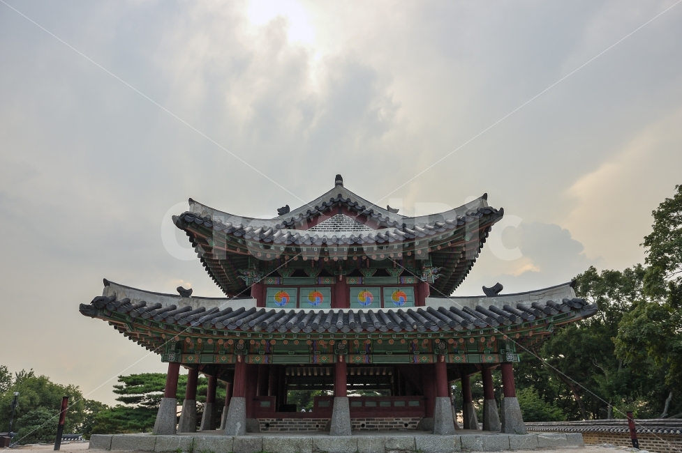 남한산성,수어장대,문화재,전통,경기도,한국,문화,기와지붕,지와,지붕,랜드마크,역사,병자호란,건물,건축,고건축,고건물,단청,세계문화유산,유네스코,문양,전통문양,돌계단,당당한,랜드마크,landmark,tourist attraction,한국전통,한국문화,korean traditional,korean culture