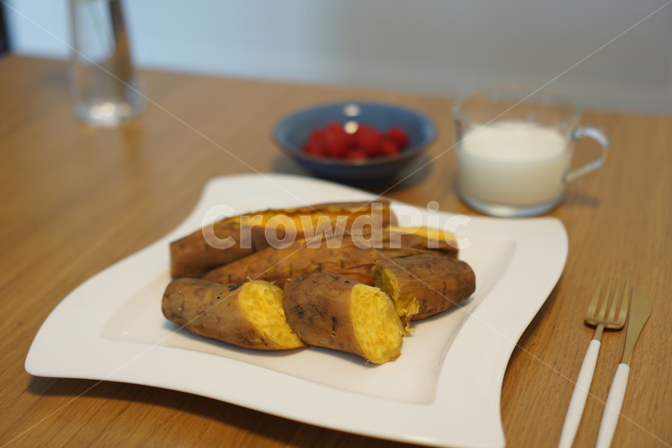 sweet potato,raspberry,Pumpkin Sweet Potato,snack,Steamed Sweet Potato,milk,sweetpotato,delicious,food,appetizing,Roasted Sweet Potato,boiled sweet potato,healthy,healthy food,9yearold crop,diet food,low calorie,sweet,diet menu
