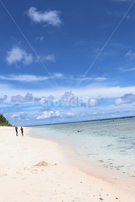 outdoors,옥외,nature,자연,land,나라,shoreline,해안선,water,물,sea,사람,person,인간,human,바다,ocean,대양,summer