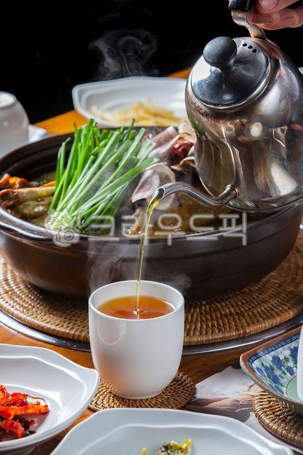 Korean table,boiled mountain herb,tea,healthy food,antler,native chicken,mountain herbal medicine,native chicken with antler,rejuvenation,jujube,boiled oriental medicine,Boiled chicken,nutritious dishes,healthy dishes,boiled antler chicken,health food,Cho