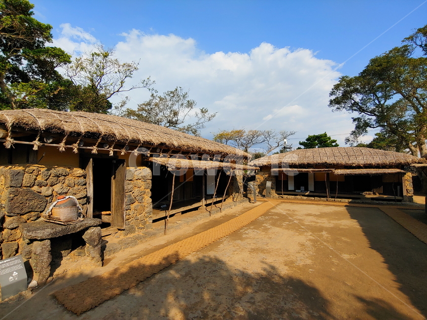 제주도,제주,한옥,초가집,제주초가집,집,건물,야외,제주도,jeju,jeju island,한국전통,한국문화,korean traditional,korean culture
