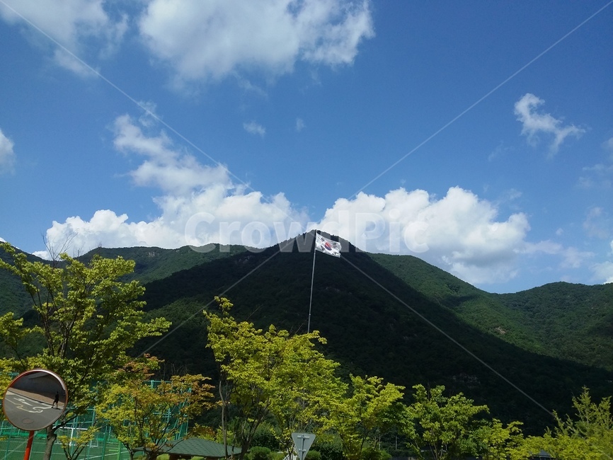 태극기,산,하늘,구름,자연,깃발