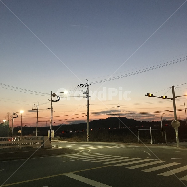 road,도로,asphalt,아스팔트,tarmac,노을,횡단보도,일출,일몰,야경