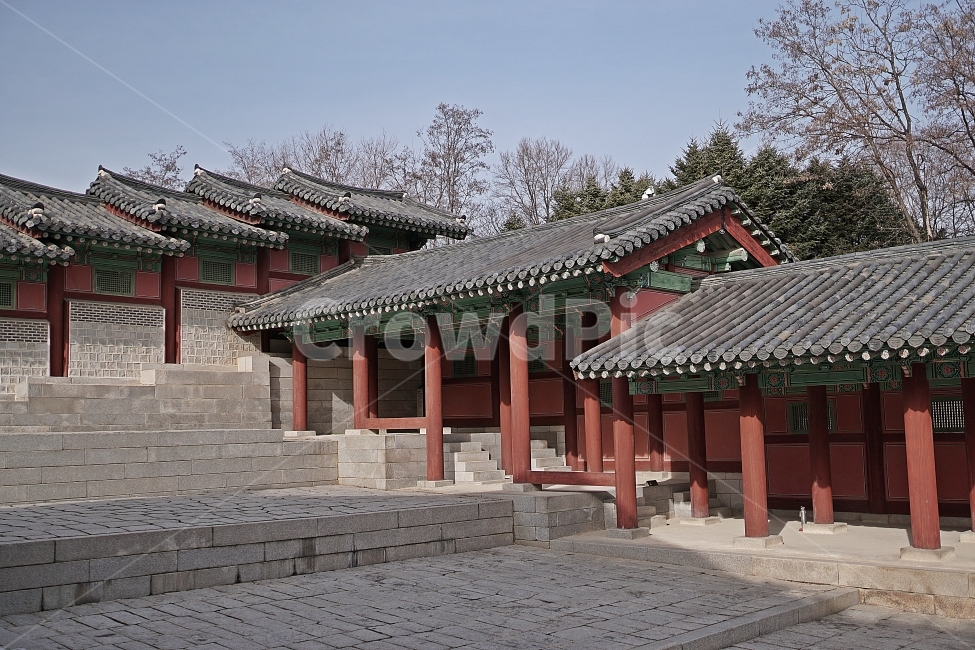 stone steps,culturalassets,stairs,Historic sites,winter,construct,Cultural Heritage,landscpe,tile,sight,Korean history,tradition,sky,roof,Palace,asia,tree,Korean,Korean culture,history,kingdom,Gyeonghuigung Palace,Gyeongdeokgung Palace,seoul,Joseon Dynast