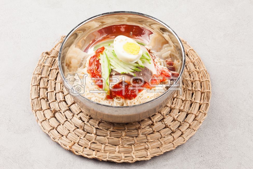 Cold noodles,noodles,bibim cold noodles,summer,cooking,food,egg,cucumber,gochujang