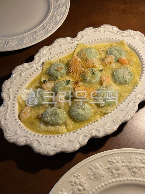 라비올라,레스토랑,양식,파스타,스파케티,스테이크,맛집,고급스러운,고풍스러운,음식,서양,서양식,데이트