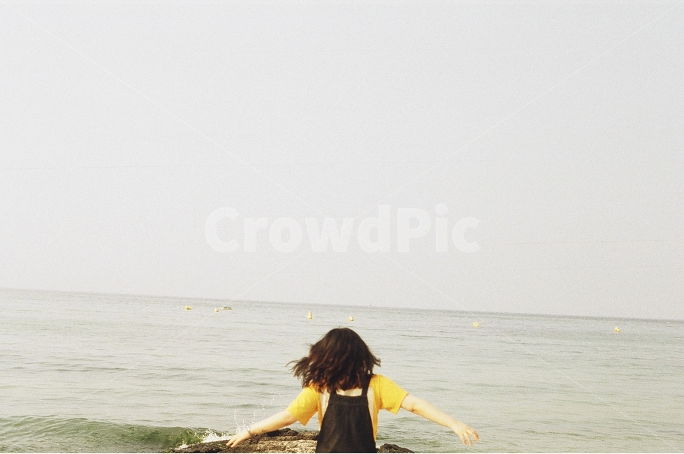 사람,여자,뒷모습,신남,바다,해변,바다,beach,sea,여행,휴가,traveling,vacation,trip