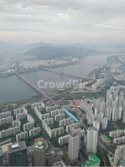 서울,빌딩숲,한강,올림픽대교,도시,도심지,city,buildings,seoul,hangangriver,도시개발,아파트들,cloud,cloudyweather,잠실철교,흐린날씨
