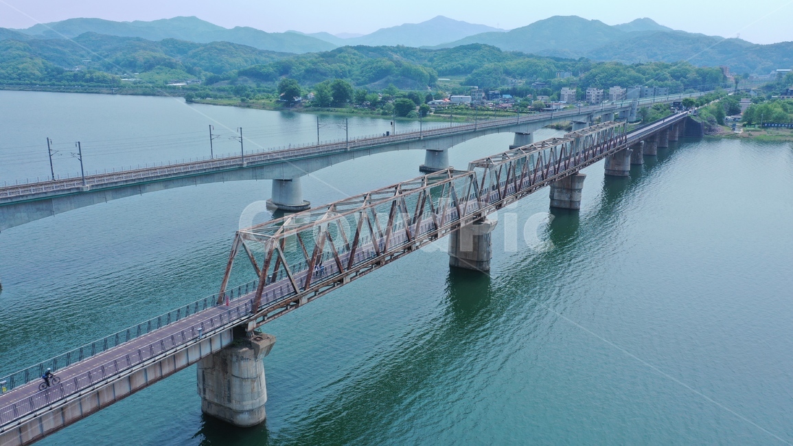 다리,강,교차로,드론,자연,outdoors,옥외,nature,landscape,경치,풍경,aerialview,bridge,건축물,건물외관,exterior,building,structure,architecture,construction